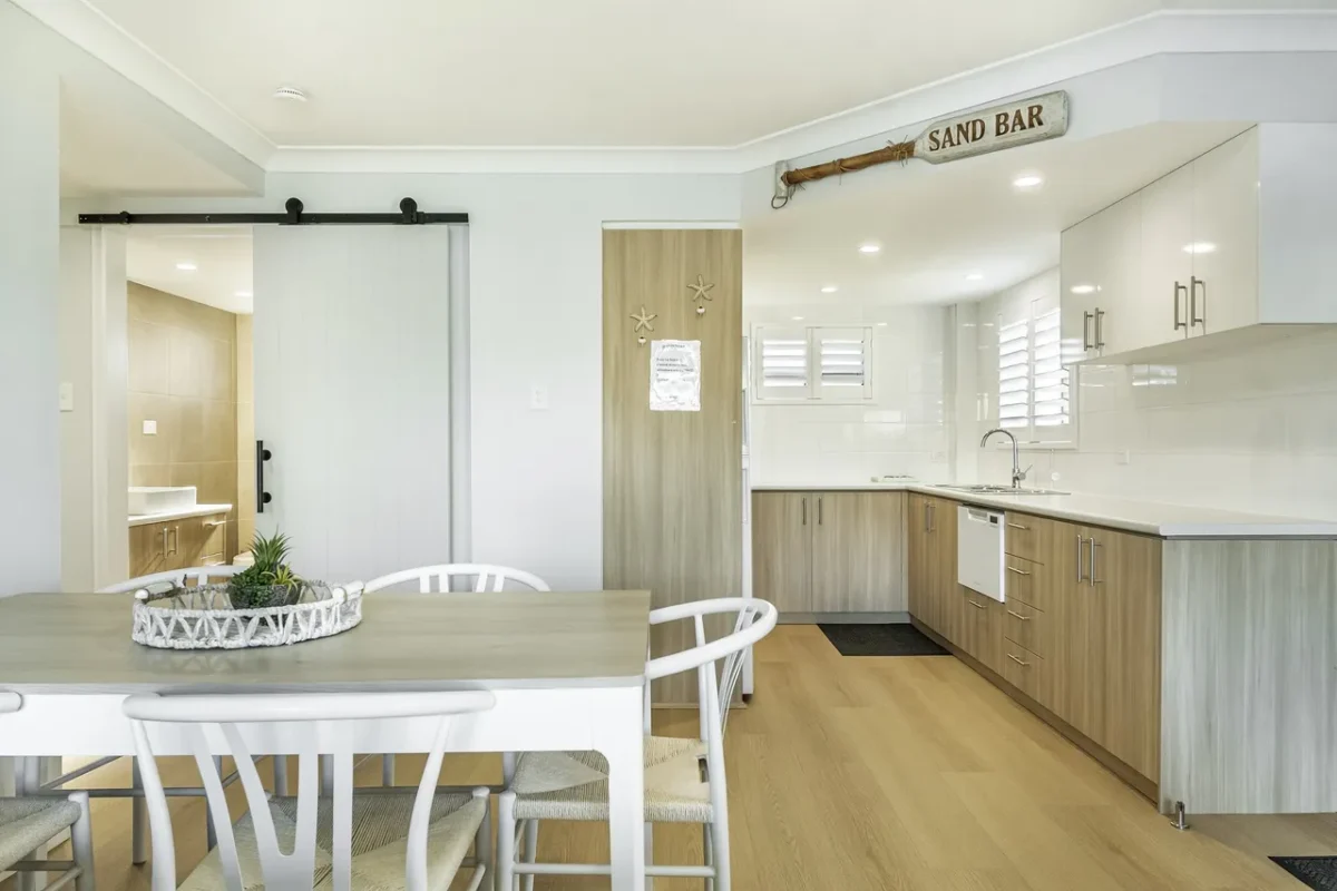 Apartment 4B – Sandbar