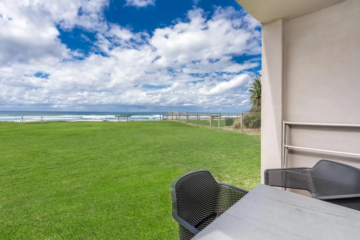 Apartment 4B – Sandbar